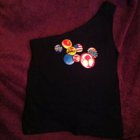 Graphic top with one shoulder