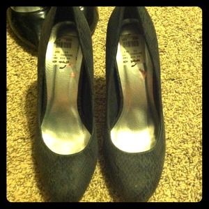 Dark grey pumps never worn