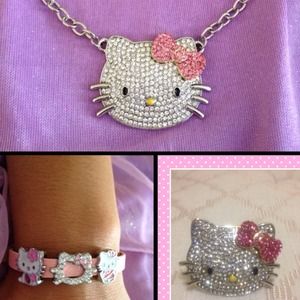 🎉SOLD🎉Bundle Hello Kitty 2 piece set.