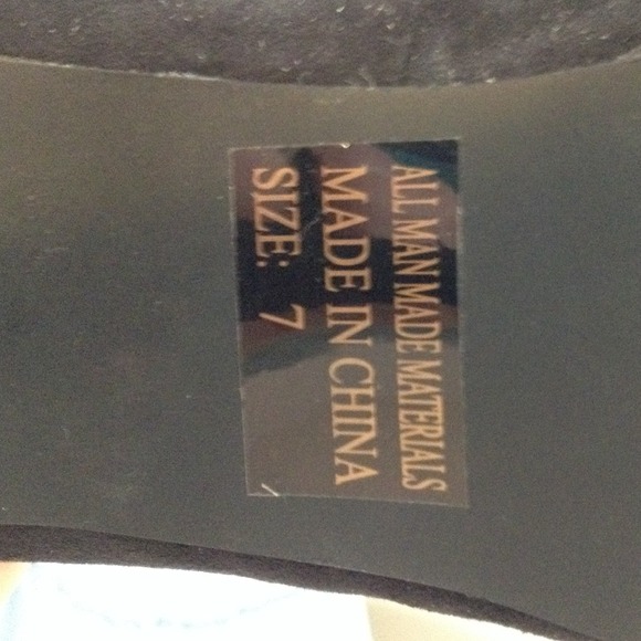 REDUCED 💲 Black ruffle high heels - Picture 3 of 4