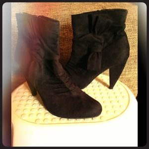 ➖Black Mossimo Booties➖