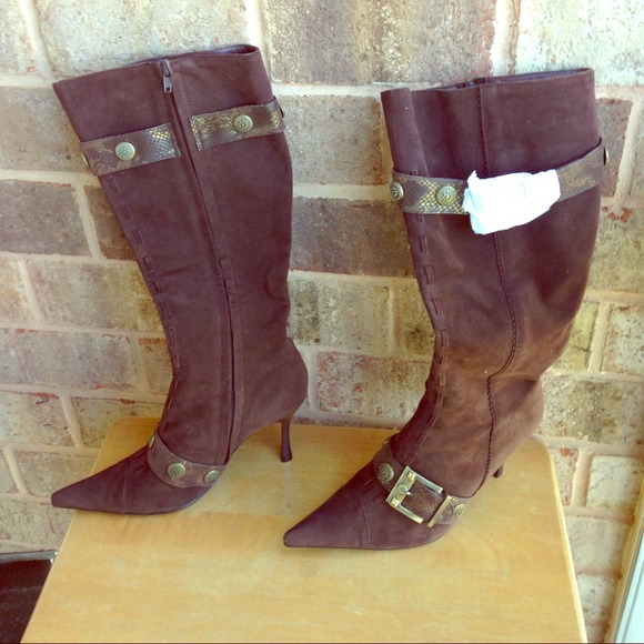 SOLD BRAND NEW💋💋 Perfect for the Fall!!