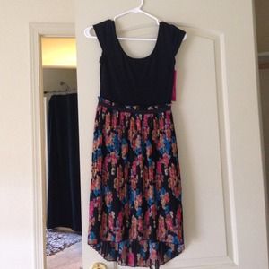 NWT Xhiliration dress size S