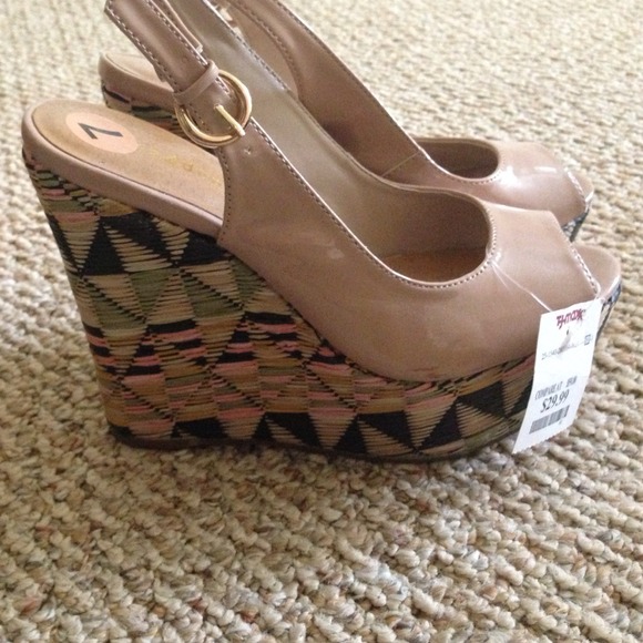 Brand new Madden Girl wedges