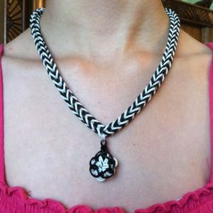 🍁Glow in the Dark Necklace🍁