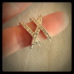 Criss-Cross Silver-Tone Ring with Rhinestones! 💜