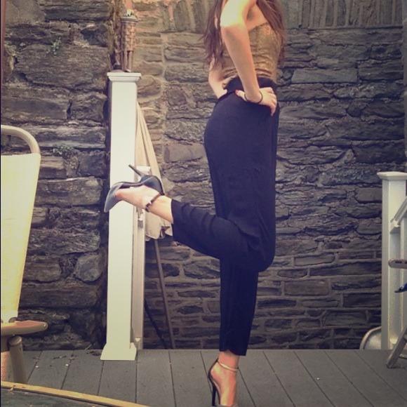 BUNDLE : High waisted black pants & Express top 🌟