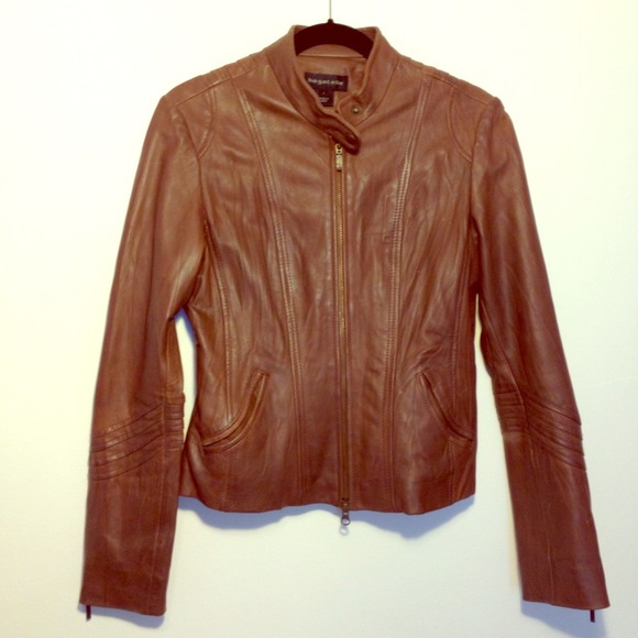 Super soft BAGATELLE brown leather jacket!
