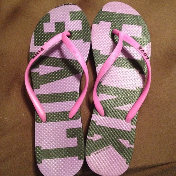 VS Pink Flip flops❌SOLD❌