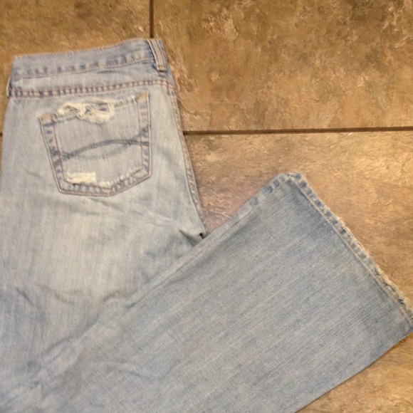 Abercrombie torn jeans - Picture 3 of 3