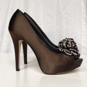 Steve Madden Shoes - SALE! STEVE MADDEN Luxe Crown Peep Toes Steve Madden Shoes - SALE! STEVE MADDEN Luxe Crown Peep Toes