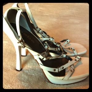 ⚡️reduced - bebe - white strappy platform heels!