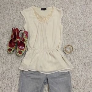 Cap sleeve peplum ivory top
