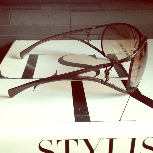 Glamorous vintage YSL bronze sunglasses!