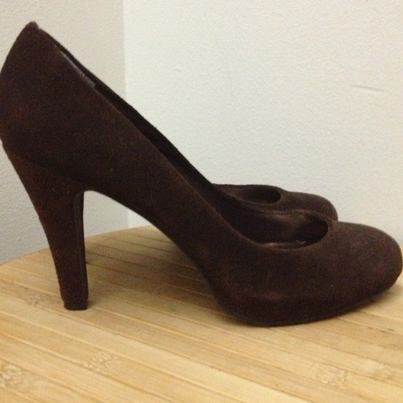 Sz 9 Brown suede Steve Madden heels