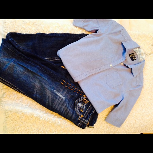 ✨Price reduced ✨Bundle and SAVE! 👖👚. DENIM!!!