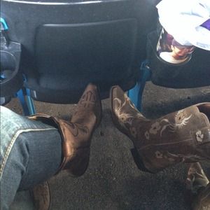 Cowgirl boots*purchase these & get a free handbag