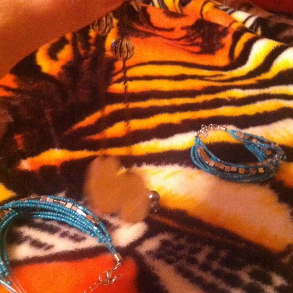 Random set! Jewelry! - Picture 2 of 4