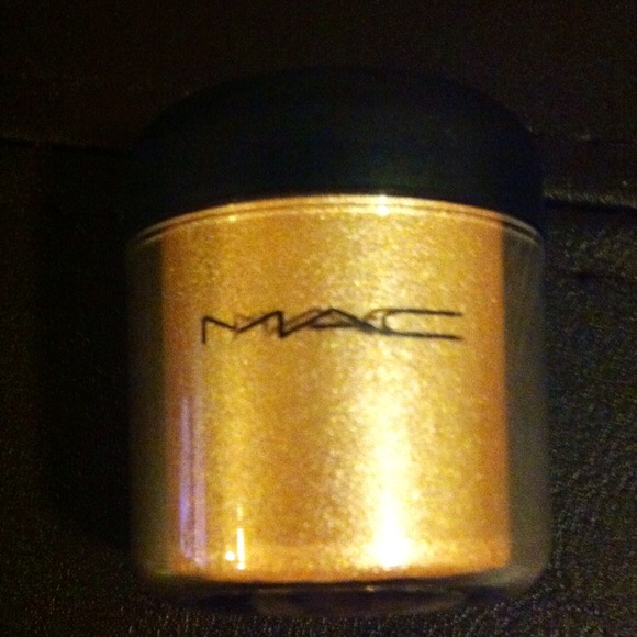 🚩SOLD in bundle🚩MAC Cosmetics bundle - eyes