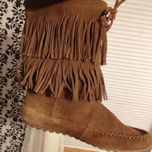 Minnetonka fringe boots