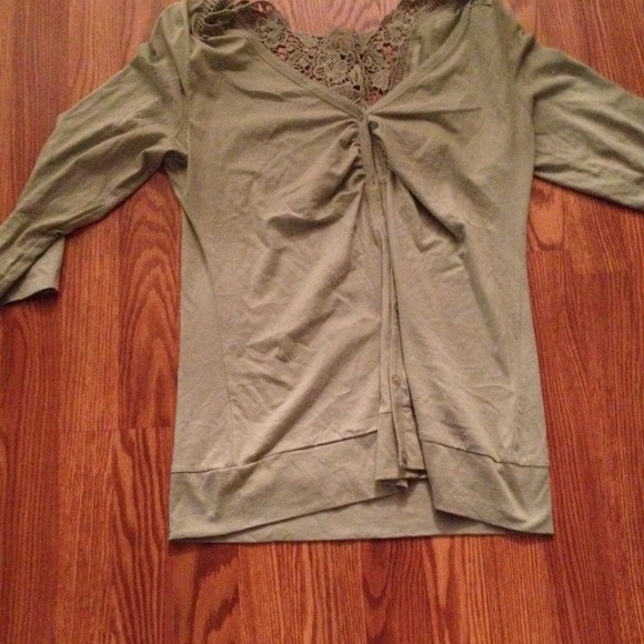 BRAND NEW LONG SLEEVE WOMANS SHIRT