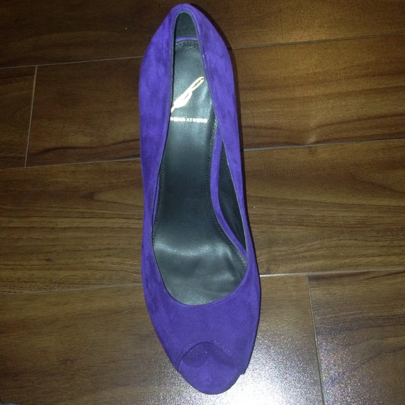 B Brian Atwood Peep Toe - Picture 2 of 4