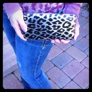 Clutch or Hard shell Wallet