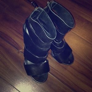 Vera Wang Lavender Strappy Leather Sandal