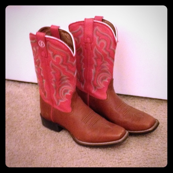 Pink cowboy boots size 8.5