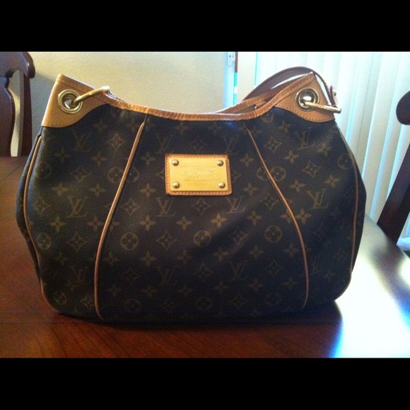 SOLD - Authentic LV Galleria PM - Picture 1 of 1