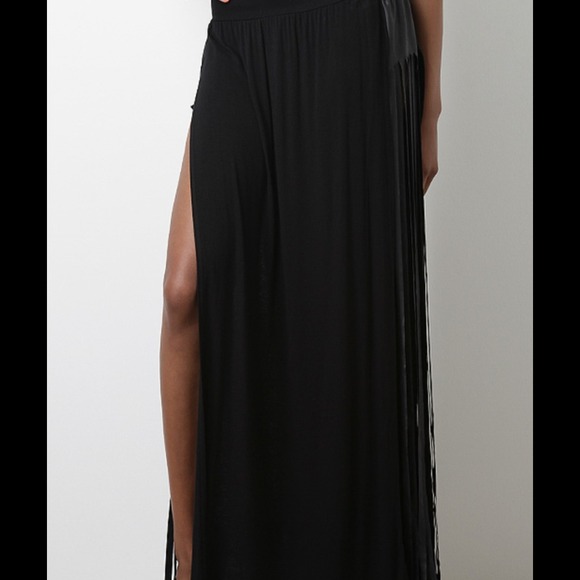 🎀SOLD OUT🎀Black Maxi Skirt - Picture 2 of 4