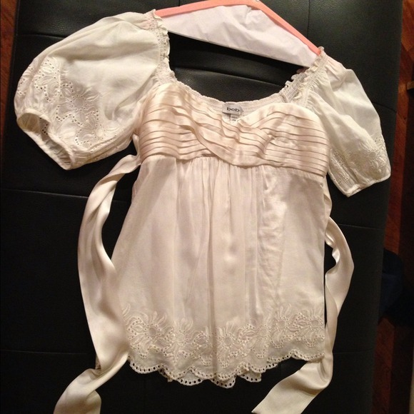 bebe Tops - Bebe top/white