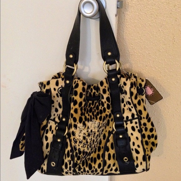 REDUCED π Juicy Couture Leopard / Cheetah Bag π - Picture 2 of 4