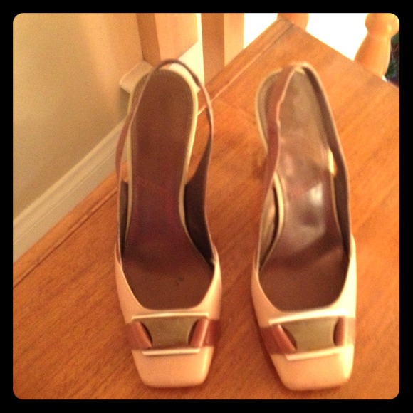 Tahari chic shoes