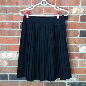 Black pleated school girl skirt