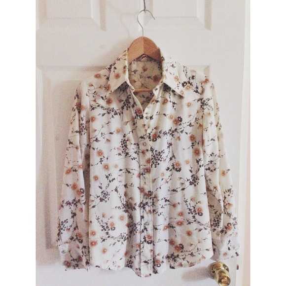 //SOLD//  Floral Western Style Button-up