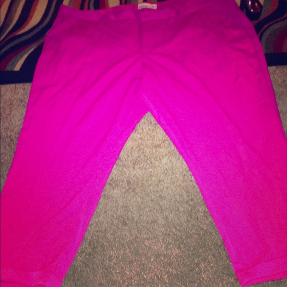 ❌❌❌SOLD! Old Navy Pink Ankle Pants Size 20❌❌❌