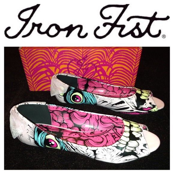 Iron Fist Grave Dancer PeepToe Flat 💀💕 Size 8