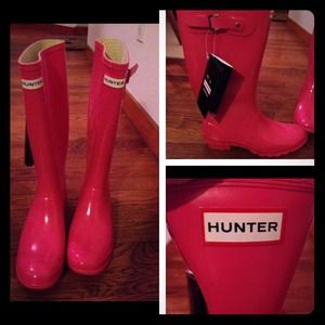 Size 10 pink hunter rain boots