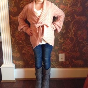 Soft apricot sweater by New York & Company