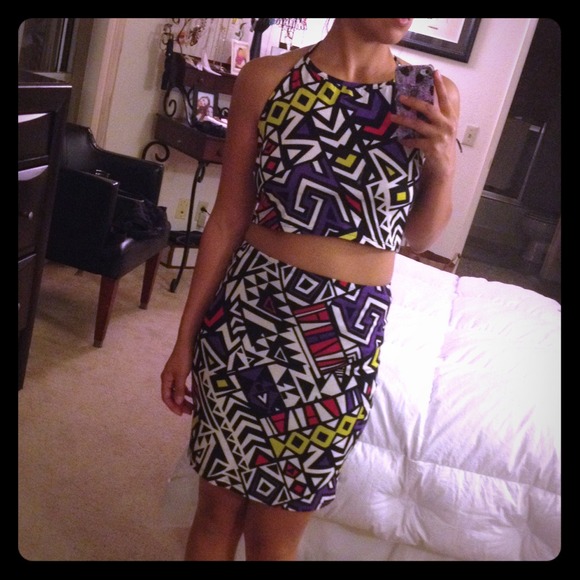 ❌SOLD---Abstract Print Twin Set