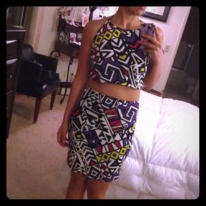 ❌SOLD---Abstract Print Twin Set
