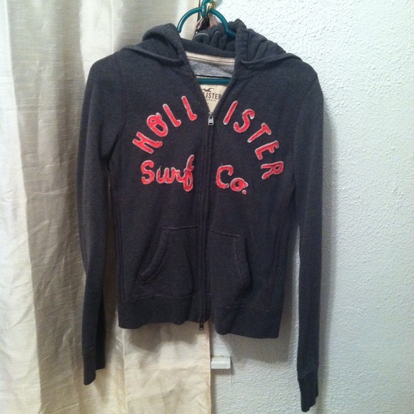 Holister sweater