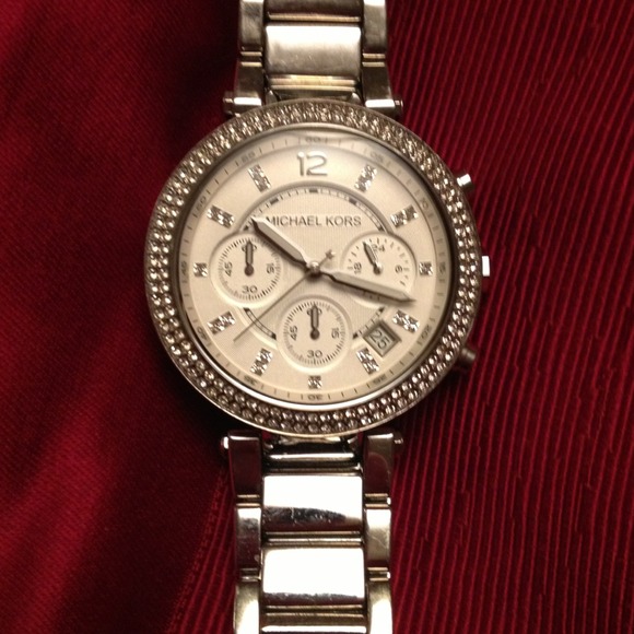 Michael Kors ladies watch with extra links. - Picture 1 of 4