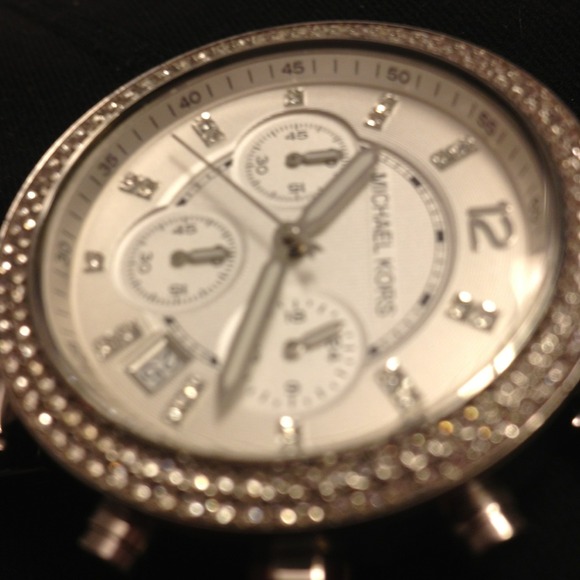 Michael Kors ladies watch with extra links. - Picture 4 of 4