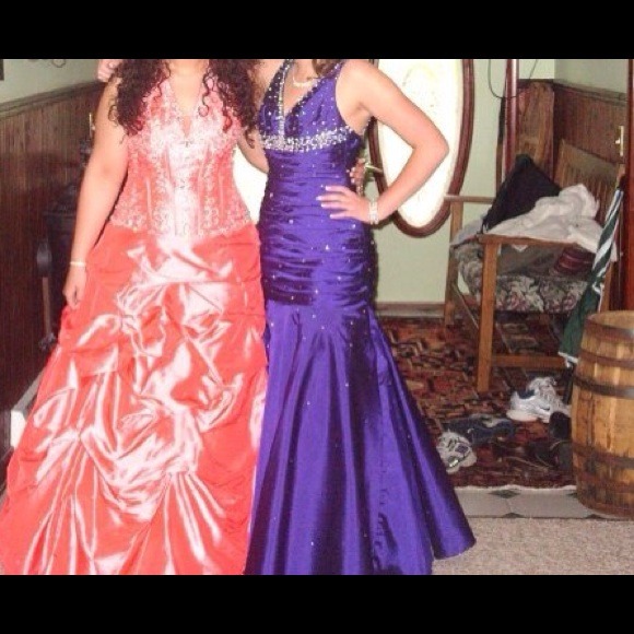 Prom dress - Picture 1 of 4