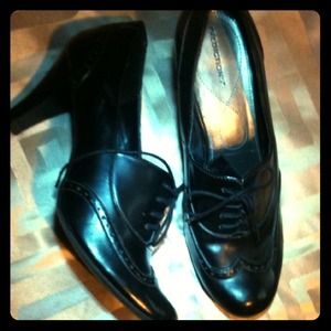 Wing tipped Style Heels