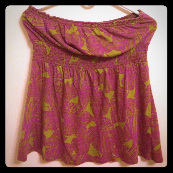 Strapless Old Navy shirt in a large