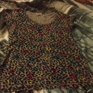Cheetah print v neck