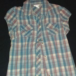Plaid Button-Up Short Sleeved Shirt